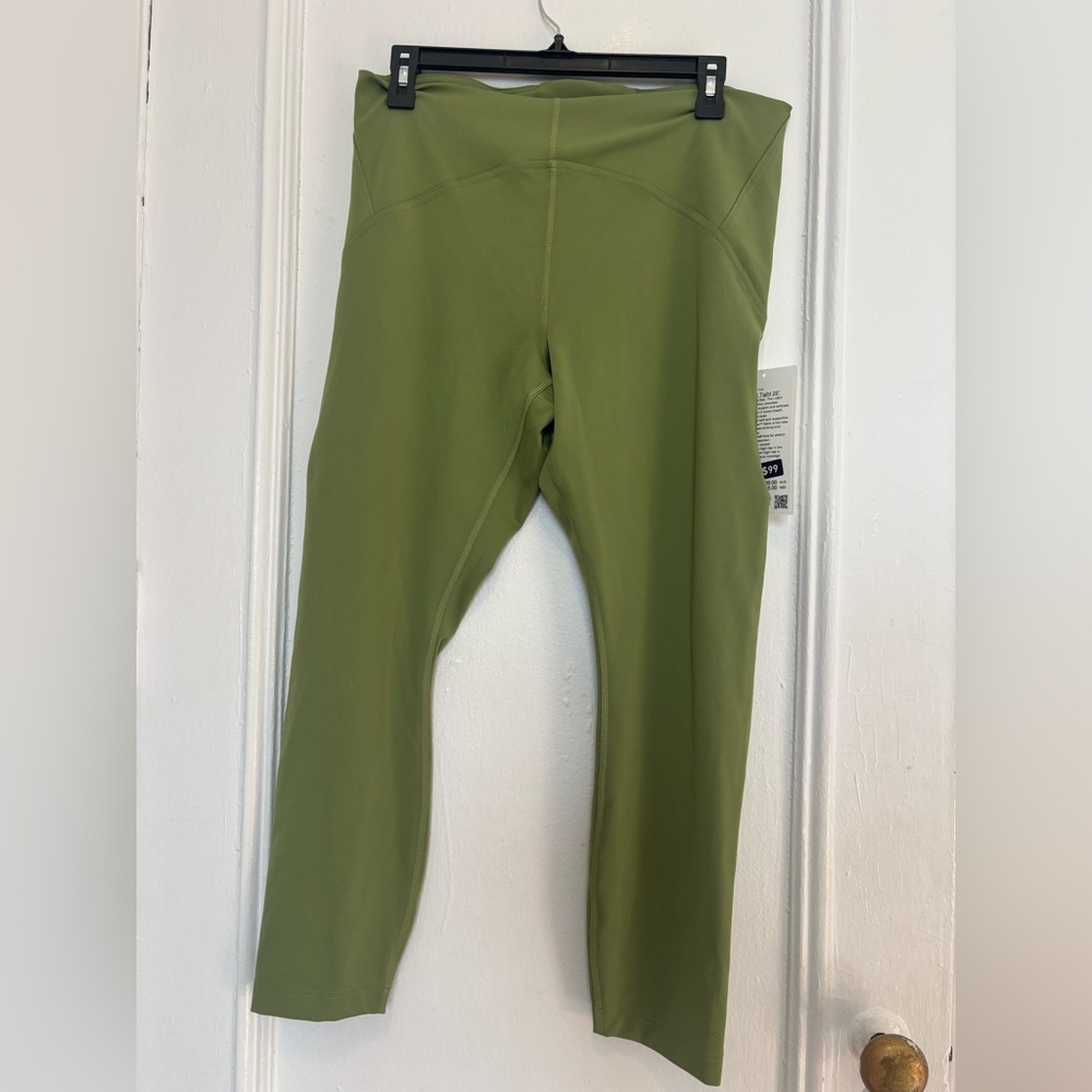 Lululemon InStill High-Rise Tight 25"
Green Foliage Size 14 - Picture 3 of 7